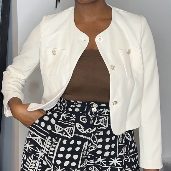 Chic Cream Blazer - Picture 4 of 6